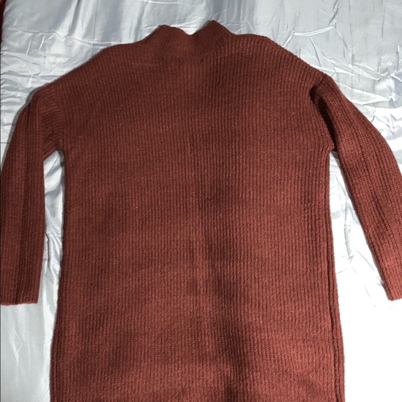 Burgundy dress - Picture 4 of 6